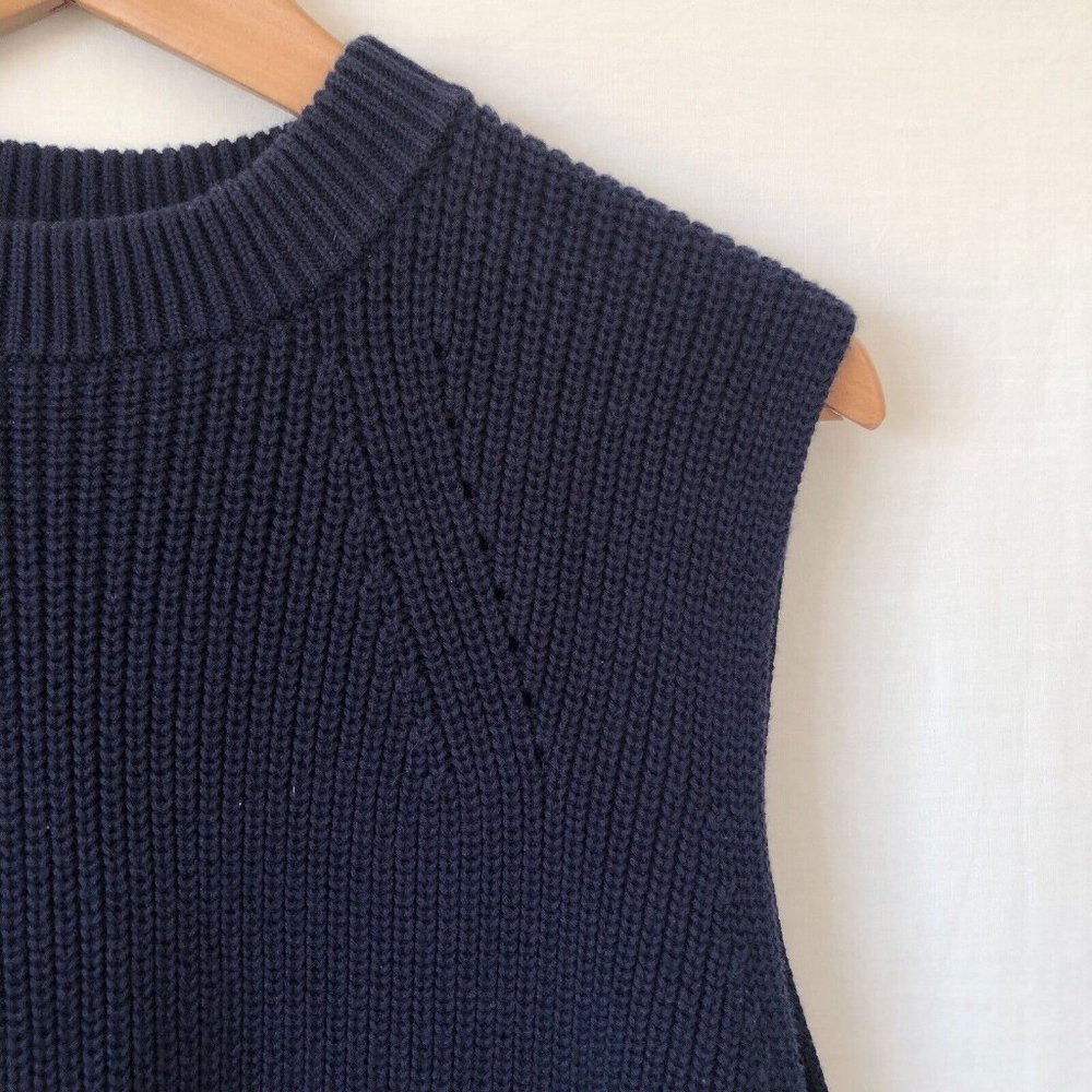 UNIQLO Size 12/14 M/L Navy Cotton Knitted Sleeveless Vest Winter Basic Neutral - Picture 3 of 9